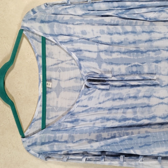 10529 FINAL PRICE Como Blue blue & white tie dye 3/4 ladder sleeve blouse 3X - Picture 2 of 12